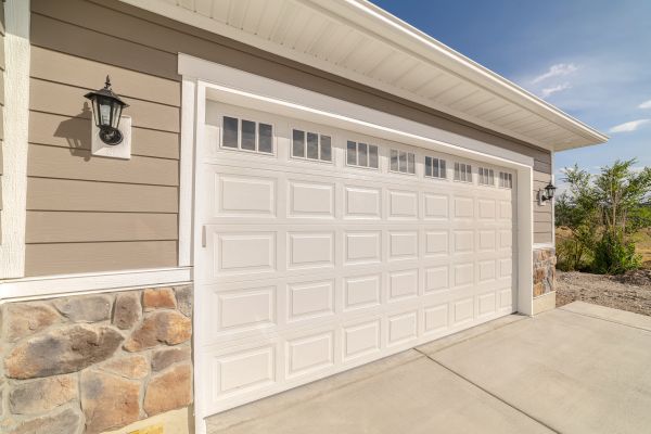 Garage Lifting in Helena